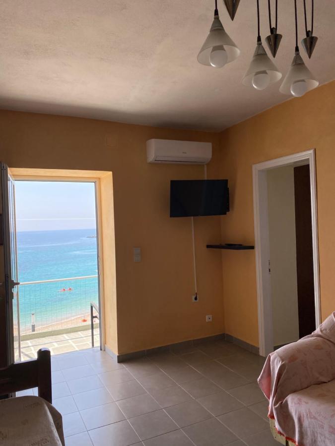 Veronika'S Apartment Химара Экстерьер фото